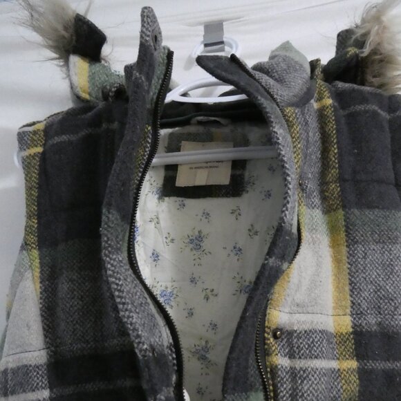 HERITAGE 1981 - An American Brand | medium | Plaid Vest | Removable Hoodie - Picture 10 of 16